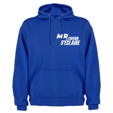Le sweat-shirt à capuche